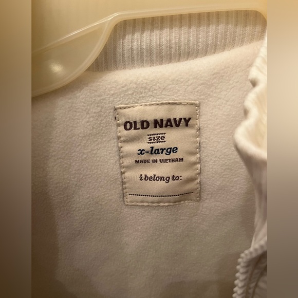 Off White Old Navy puffer vest, youth size same as women XS - Picture 3 of 3